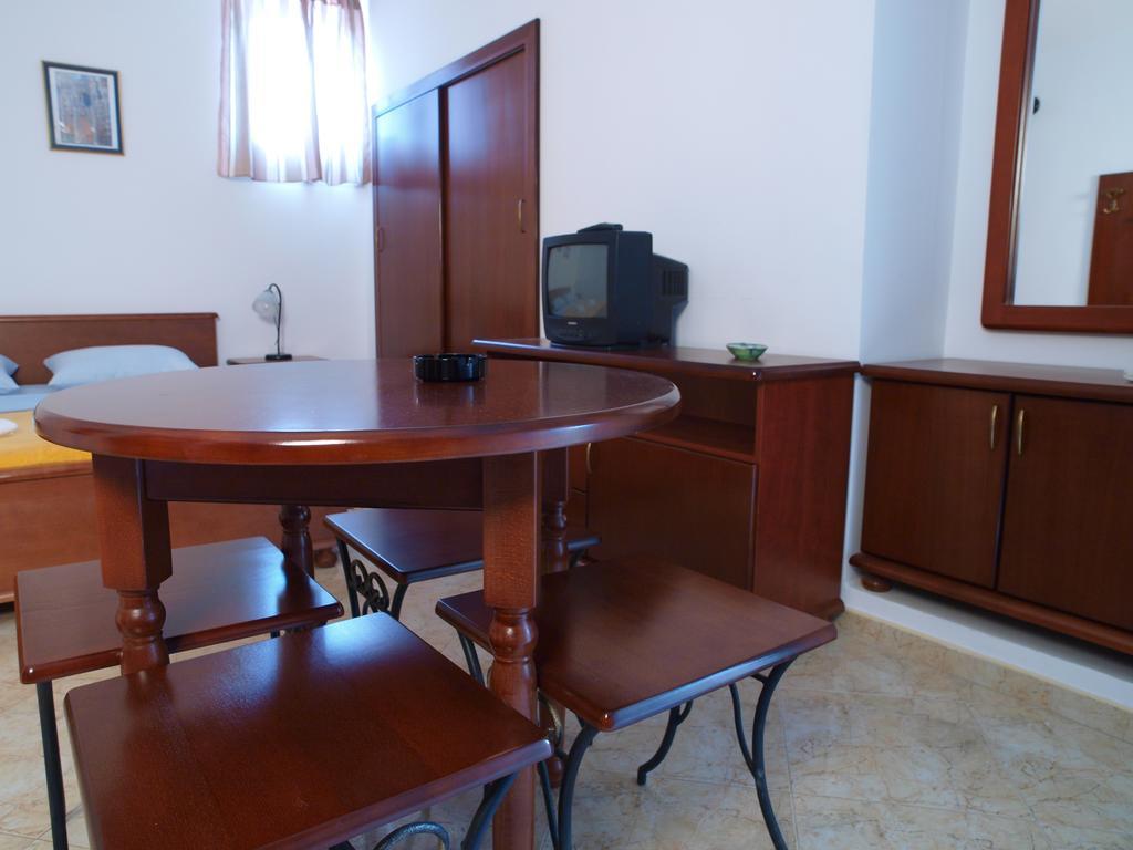 Apartments Obala Dragovic Petrovac الغرفة الصورة