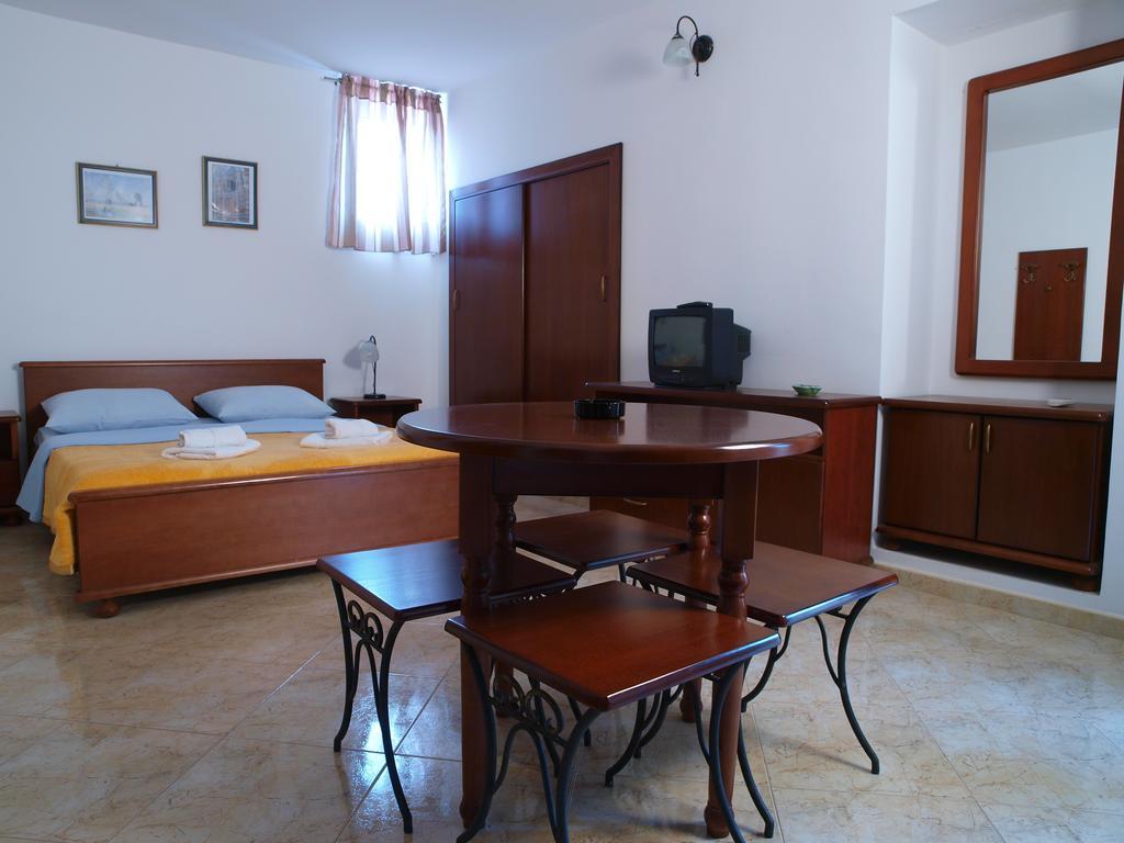 Apartments Obala Dragovic Petrovac الغرفة الصورة