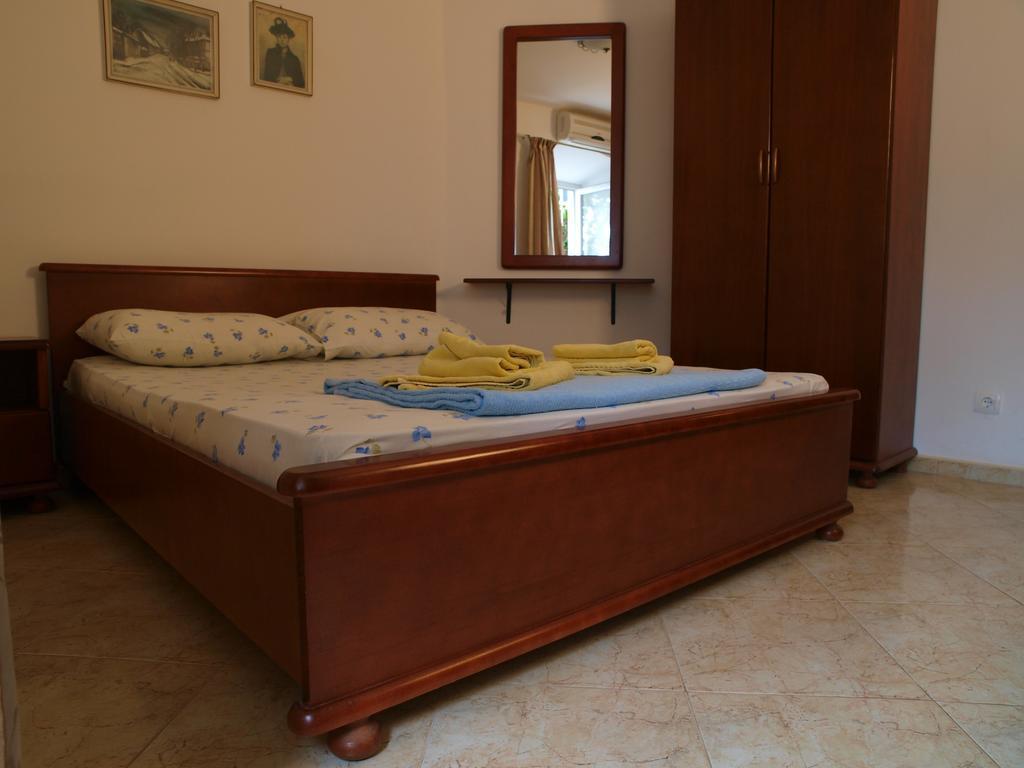 Apartments Obala Dragovic Petrovac الغرفة الصورة