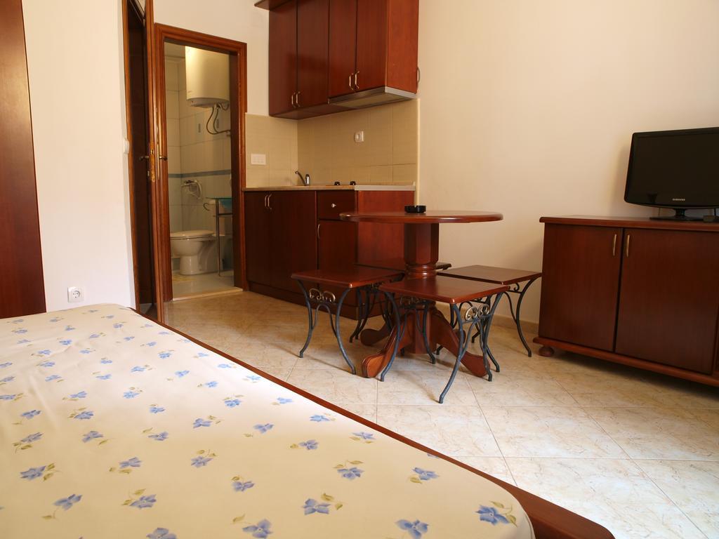Apartments Obala Dragovic Petrovac الغرفة الصورة