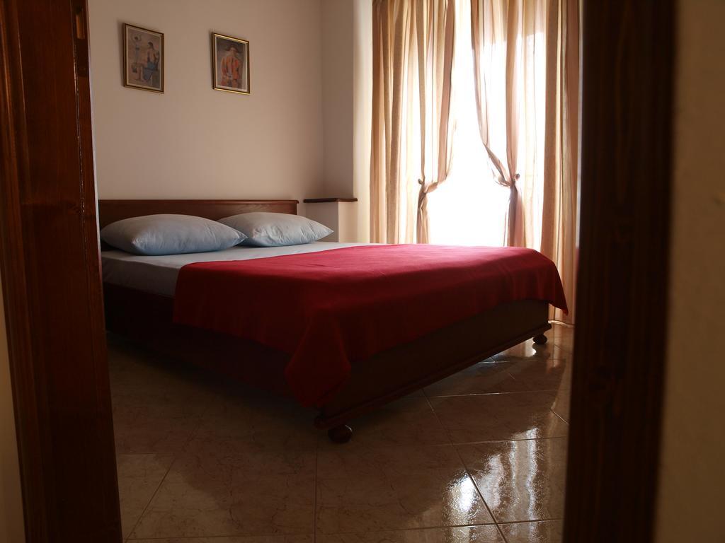 Apartments Obala Dragovic Petrovac الغرفة الصورة